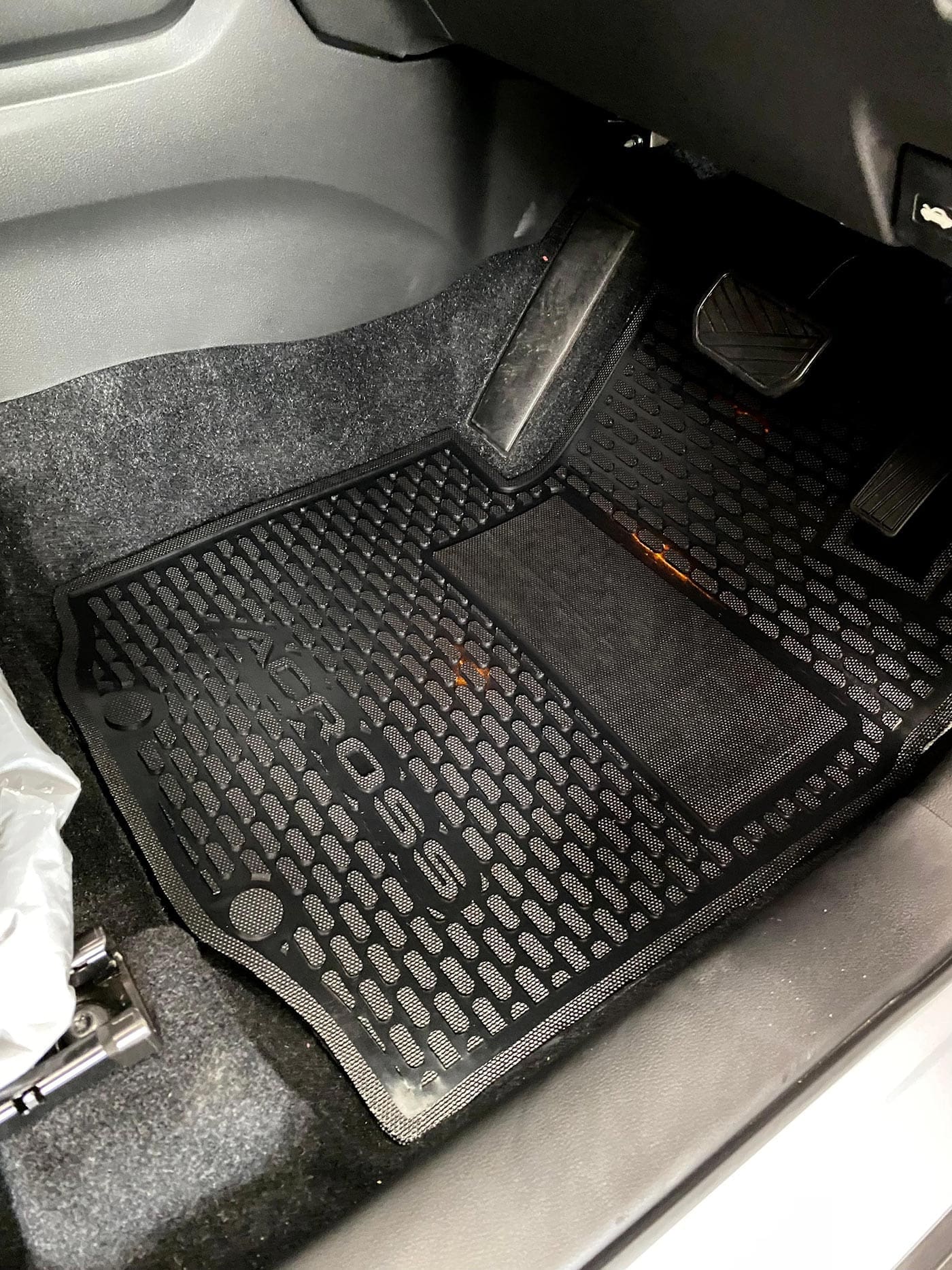 Suzuki Across Interior Set - Image 3